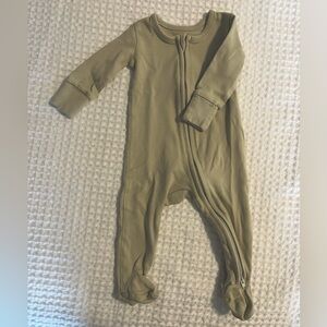 Colored Organics Footie Pajamas in Sage Green (0-3M)